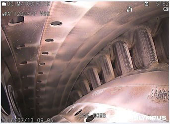 Elevata illuminazione del videoscopio IPEX NX all'interno di un motore di aereo